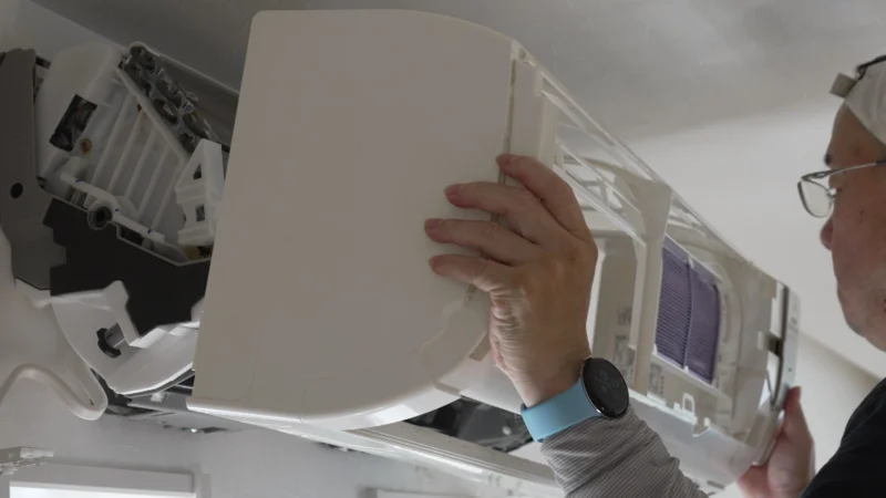 本体カバー取り外し