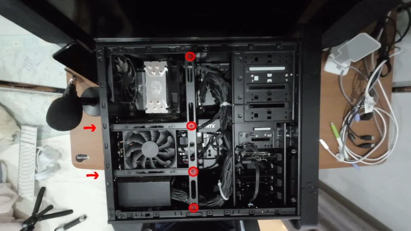 ファンを固定している6カ所のネジの位置